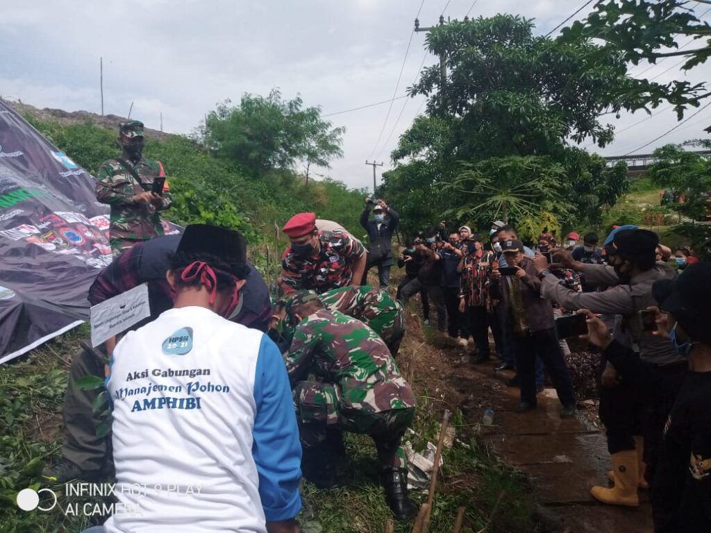 Peringati HPSN 2021 Lembaga Amphibi Pindahkan Habitat Mangrove ke Gunung Sampah TPA Bantar Gebang